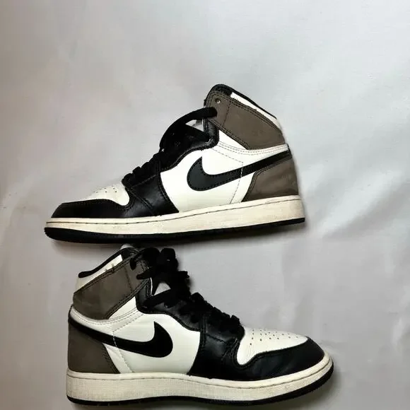 Size 4.5 - Nike Air Jordan 1 Retro High OG GS Dark Mocha Men's Shoes